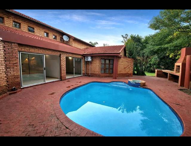 5 BEDROOM HOUSE FOR SALE IN FAERIE GLEN